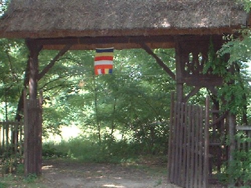 das eingangstor :::