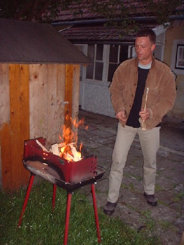 dilupo macht feuer :::