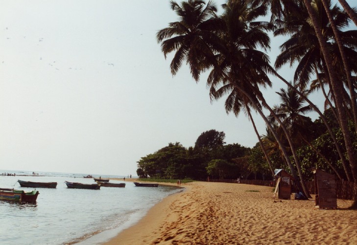strand in alutgama