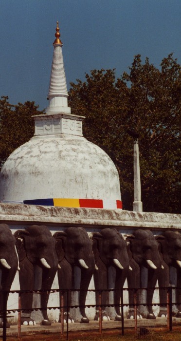 Ruvanweliseya Dagoba